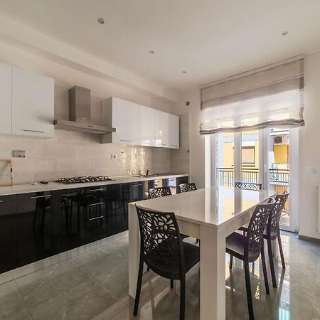 Joivy Delightful 3-Bed Flat With Balcony Daire Roma Dış mekan fotoğraf