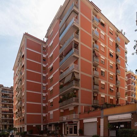 Joivy Delightful 3-Bed Flat With Balcony Daire Roma Dış mekan fotoğraf