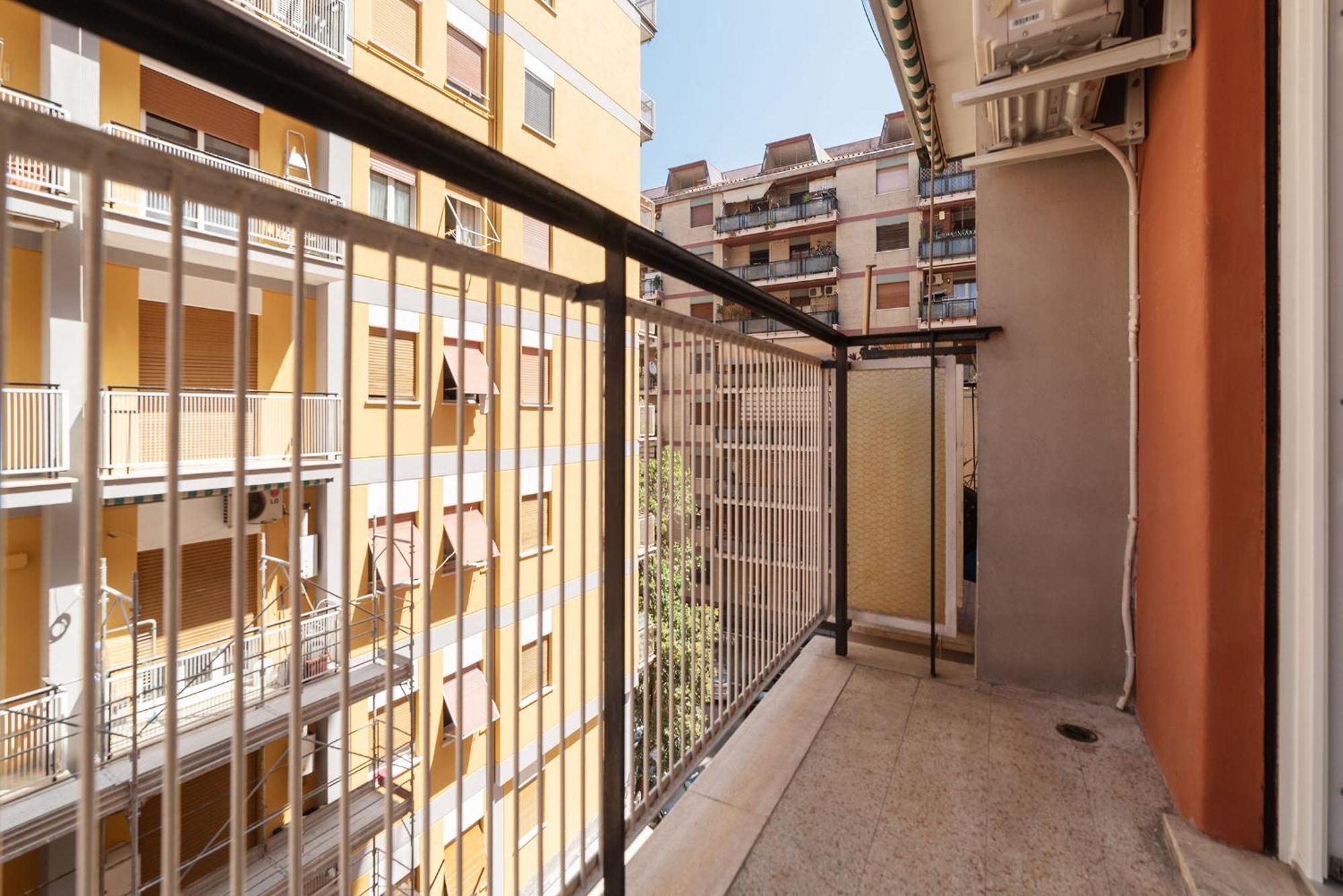 Joivy Delightful 3-Bed Flat With Balcony Daire Roma Dış mekan fotoğraf