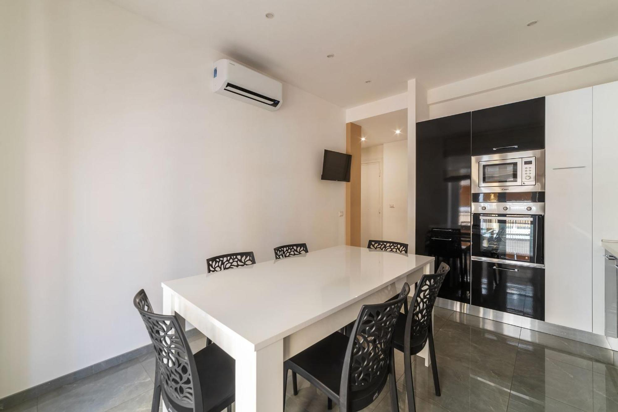Joivy Delightful 3-Bed Flat With Balcony Daire Roma Dış mekan fotoğraf