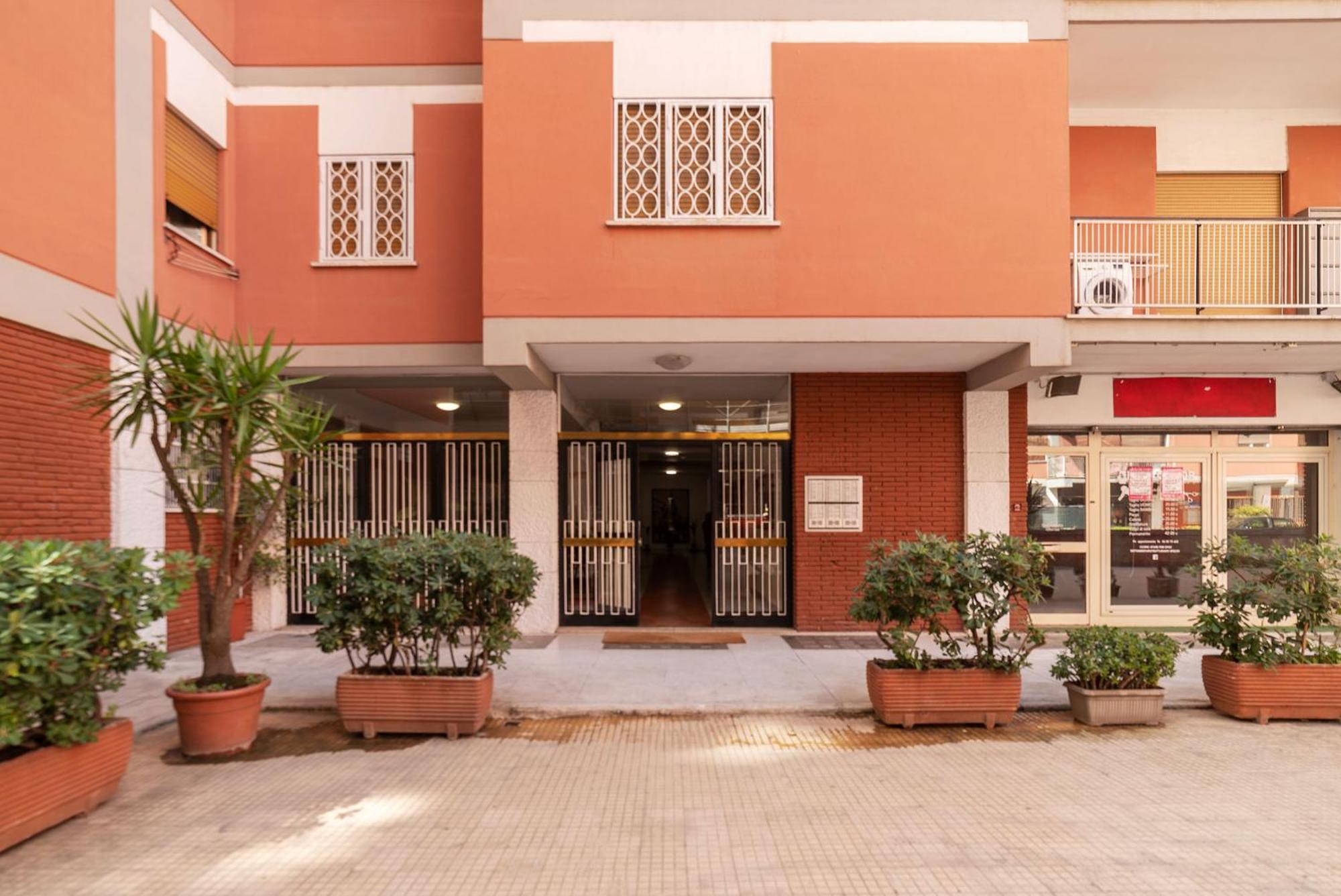 Joivy Delightful 3-Bed Flat With Balcony Daire Roma Dış mekan fotoğraf
