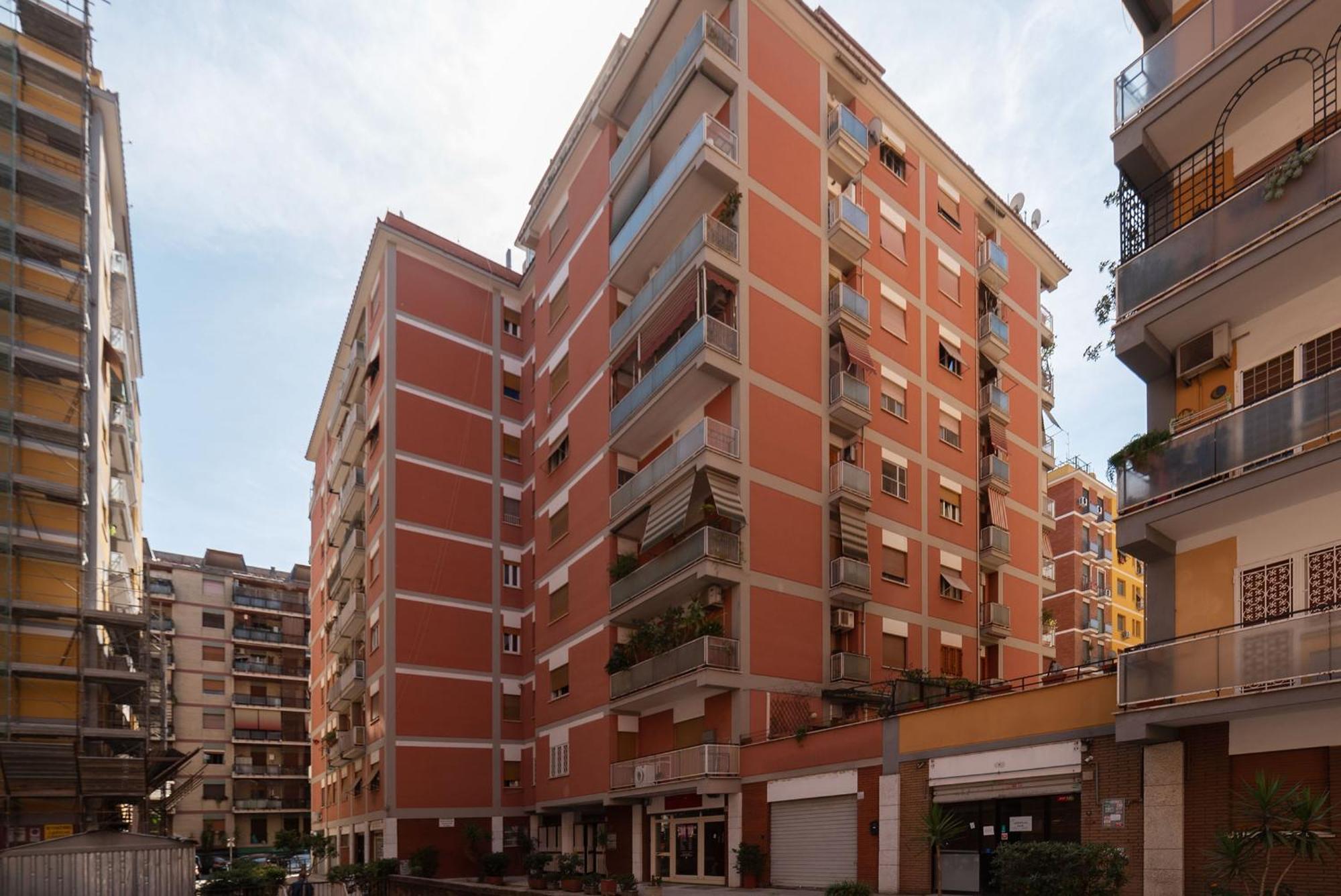 Joivy Delightful 3-Bed Flat With Balcony Daire Roma Dış mekan fotoğraf